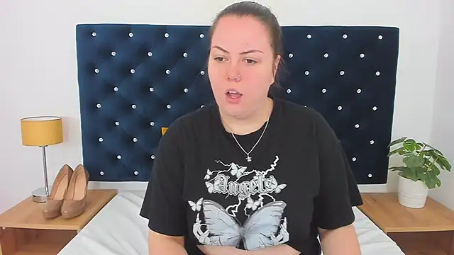 Snapshot of EvaLick chatting on 02-18-25, 09:43 EvaLick online show from 02-18-25, 09:43