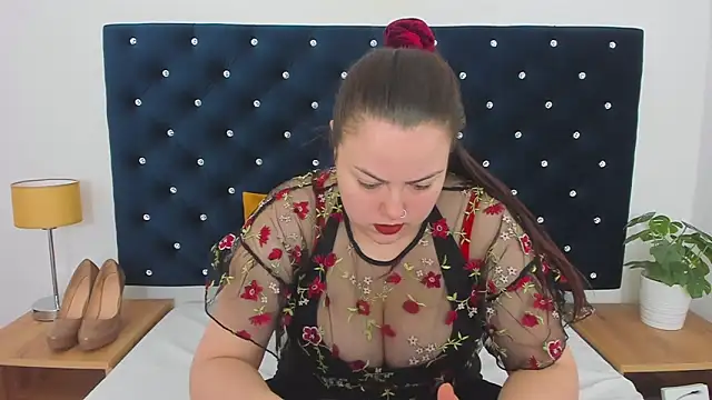 Snapshot of EvaLick chatting on 02-19-25, 06:33 EvaLick online show from 02-19-25, 06:33