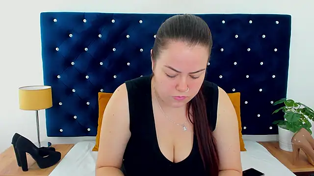 Snapshot of EvaLick chatting on 11-19-25, 06:46 EvaLick online show from 11-19-25, 06:46