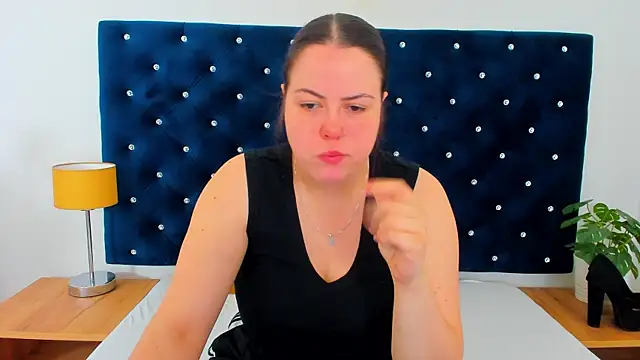 Snapshot of EvaLick chatting on 02-19-26, 07:26 EvaLick online show from 02-19-26, 07:26