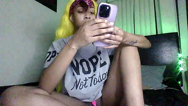 Snapshot of sexybribri@xh chatting on 01-10-25, 02:35 sexybribrixh online show from 01-10-25, 02:35