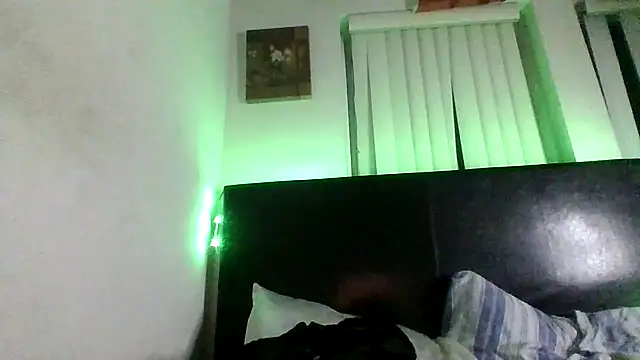 Snapshot of sexybribri@xh chatting on 01-20-25, 12:36 sexybribrixh online show from 01-20-25, 12:36