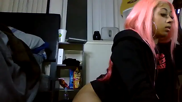 Snapshot of sexybribri@xh chatting on 03-11-25, 04:32 sexybribrixh online show from 03-11-25, 04:32