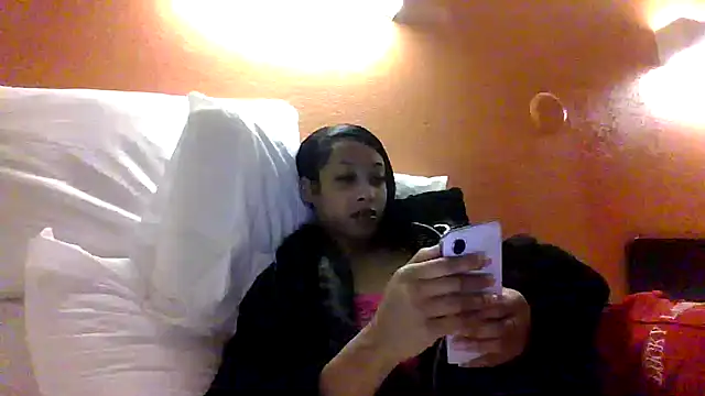 Snapshot of sexybribri@xh chatting on 10-15-25, 05:29 sexybribrixh online show from 10-15-25, 05:29