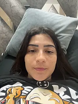 Snapshot of cutesarah_ chatting on 01-18-25, 01:30 cutesarah online show from 01-18-25, 01:30