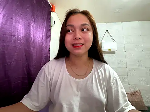 Snapshot of SweetieAngelx chatting on 09-10-25, 08:31 SweetieAngelx online show from 09-10-25, 08:31