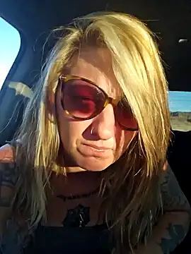 SheIsSomething online show from 01-02-25, 11:49