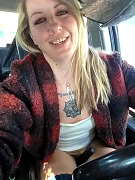 SheIsSomething online show from 05-17-26, 11:12