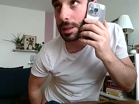 Snapshot of Simon-tem chatting on 01-13-26, 01:49 Simon-tem online show from 01-13-26, 01:49