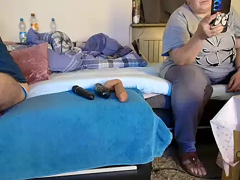 HotBiPaar online show from 11-19-25, 08:09