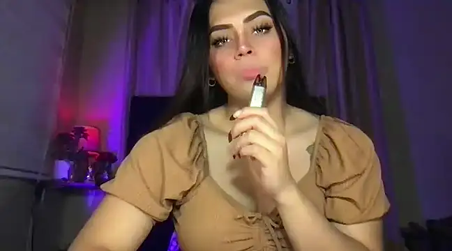Snapshot of _MissKhimberlyXxx_ chatting on 12-31-24, 06:48 MissKhimberlyXxx online show from 12-31-24, 06:48