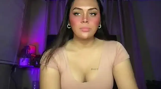 Snapshot of _MissKhimberlyXxx_ chatting on 01-11-25, 01:32 MissKhimberlyXxx online show from 01-11-25, 01:32