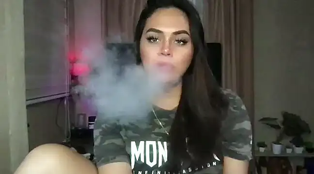 Snapshot of _MissKhimberlyXxx_ chatting on 01-24-25, 04:06 MissKhimberlyXxx online show from 01-24-25, 04:06
