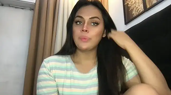 Snapshot of _MissKhimberlyXxx_ chatting on 03-16-25, 01:49 MissKhimberlyXxx online show from 03-16-25, 01:49