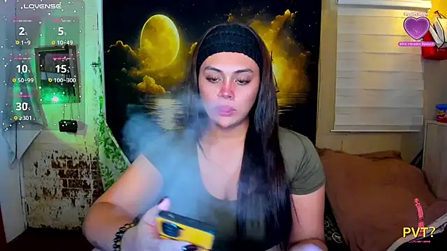 Snapshot of _MissKhimberlyXxx_ chatting on 10-13-25, 01:33 MissKhimberlyXxx online show from 10-13-25, 01:33
