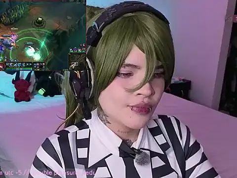 Snapshot of Noxarcane chatting on 10-10-25, 05:39 Noxarcane online show from 10-10-25, 05:39