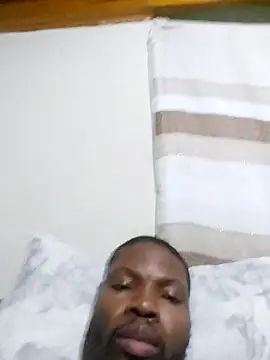 Snapshot of Malibongwe17 chatting on 09-19-25, 07:36 Malibongwe17 online show from 09-19-25, 07:36