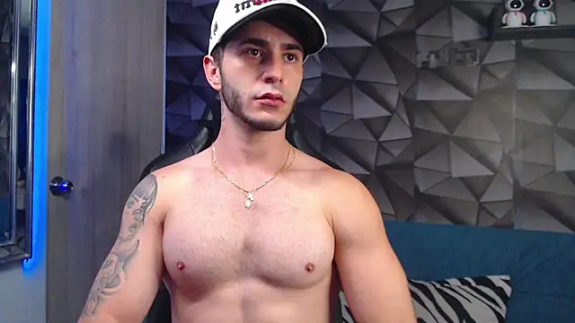 Latino stud4u online show from 10-17-25, 01:31