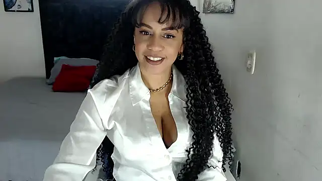 Snapshot of yeli_xxx chatting on 09-23-25, 10:02 yeli xxx online show from 09-23-25, 10:02