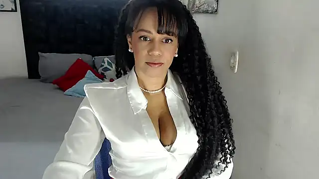 Snapshot of yeli_xxx chatting on 10-16-25, 08:32 yeli xxx online show from 10-16-25, 08:32