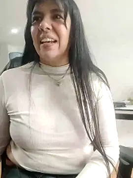 aisha latina online show from 04-24-26, 03:36