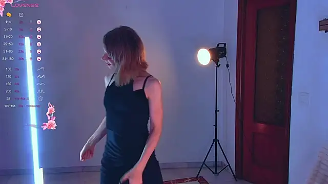 Snapshot of Arielle__03 chatting on 10-03-25, 03:14 Arielle 03 online show from 10-03-25, 03:14