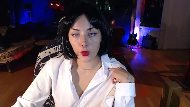 Snapshot of gothstripper chatting on 10-01-25, 11:22 gothstripper online show from 10-01-25, 11:22