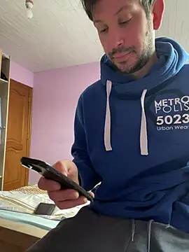 Snapshot of Taxidriver1988 chatting on 02-22-26, 01:09 Taxidriver1988 online show from 02-22-26, 01:09