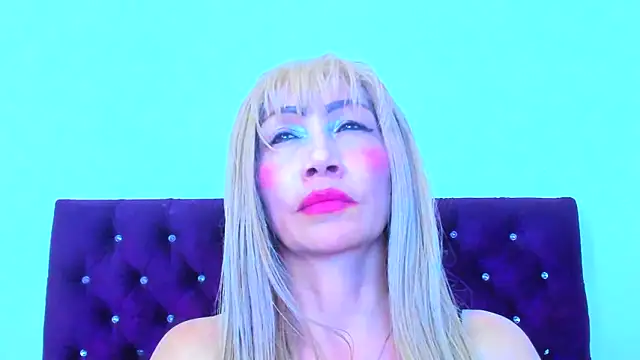 Snapshot of almabeckelt chatting on 10-11-25, 08:07 almabeckelt online show from 10-11-25, 08:07
