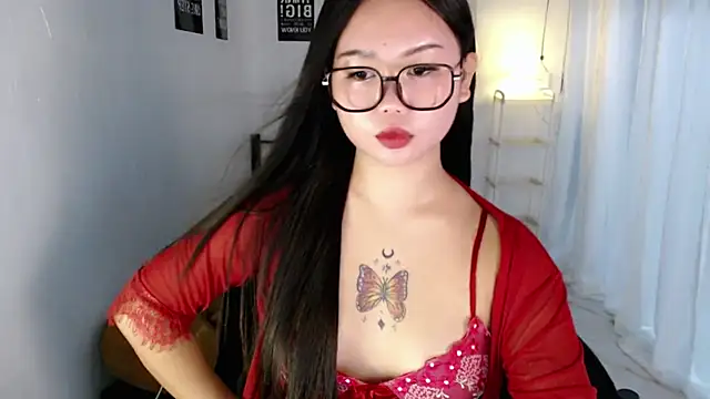 Snapshot of Vivorey_Leighn chatting on 07-13-26, 04:54 Vivorey Leighn online show from 07-13-26, 04:54