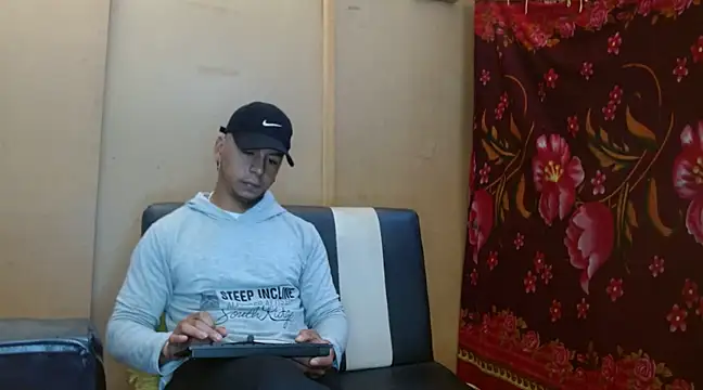 Black hot266 online show from 12-09-24, 01:45