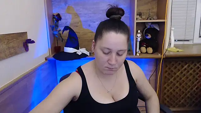 JosieJun  online show from 10-30-25, 07:58