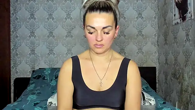 Snapshot of NicoletMoore chatting on 12-17-25, 08:37 NicoletMoore online show from 12-17-25, 08:37