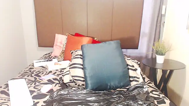 HoneyDropsX online show from 02-11-25, 04:33