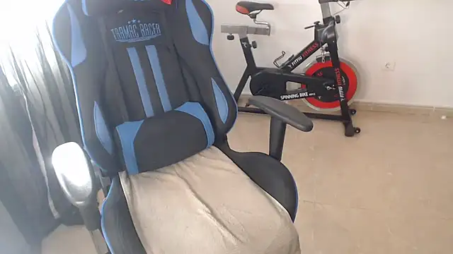 LARACRUZ30 online show from 07-05-26, 06:42