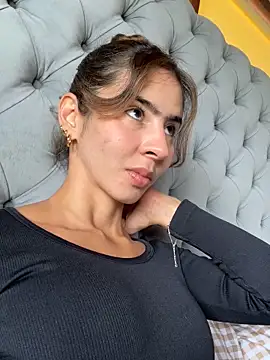 Snapshot of RouseColins chatting on 10-10-25, 07:35 RouseColins online show from 10-10-25, 07:35