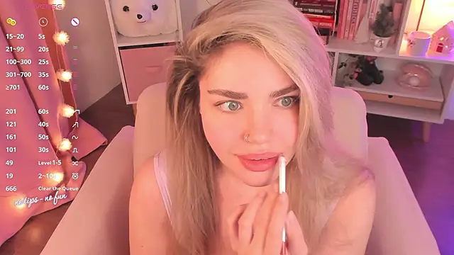 Snapshot of pussy-kattt chatting on 01-08-25, 10:59 pussy-kattt online show from 01-08-25, 10:59