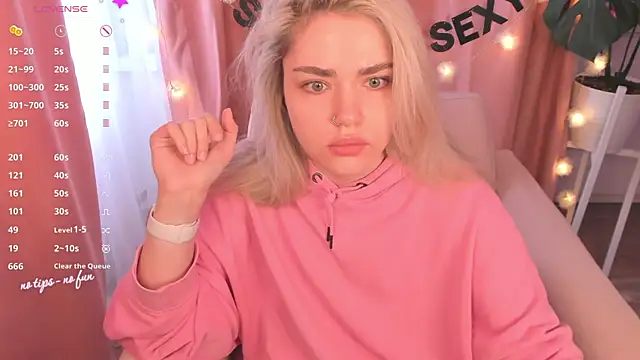 Snapshot of pussy-kattt chatting on 03-21-25, 11:33 pussy-kattt online show from 03-21-25, 11:33