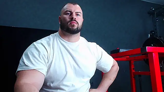 Snapshot of muscularjohnforuX chatting on 04-27-26, 04:49 muscularjohnforuX online show from 04-27-26, 04:49