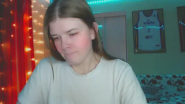 Snapshot of Klementa chatting on 11-06-25, 06:31 Klementa online show from 11-06-25, 06:31