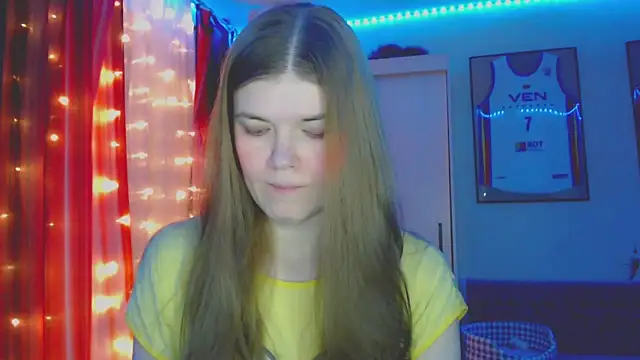 Snapshot of Klementa chatting on 11-19-25, 05:57 Klementa online show from 11-19-25, 05:57