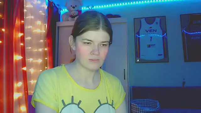 Snapshot of Klementa chatting on 11-23-25, 06:52 Klementa online show from 11-23-25, 06:52