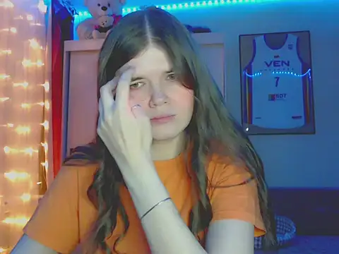 Snapshot of Klementa chatting on 12-03-25, 07:34 Klementa online show from 12-03-25, 07:34