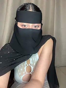 Snapshot of arabiaAna chatting on 02-12-26, 12:38 arabiaAna online show from 02-12-26, 12:38