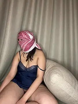 Snapshot of arabiaAna chatting on 04-15-26, 10:10 arabiaAna online show from 04-15-26, 10:10