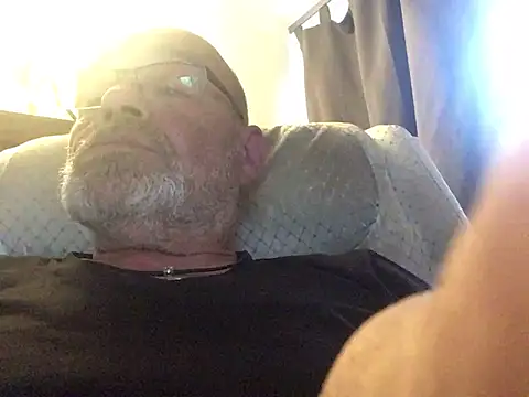 Snapshot of harburger40 chatting on 05-18-26, 05:52 harburger40 online show from 05-18-26, 05:52