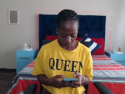 QUEENMANDYY online show from 03-17-26, 06:28