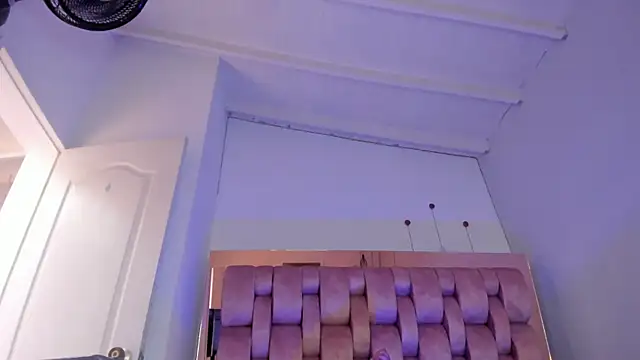 Snapshot of swt-booty chatting on 03-13-25, 06:56 swt-booty online show from 03-13-25, 06:56