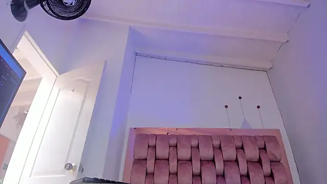 Snapshot of swt-booty chatting on 03-17-25, 06:21 swt-booty online show from 03-17-25, 06:21