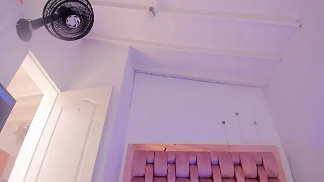 Snapshot of swt-booty chatting on 03-21-25, 05:34 swt-booty online show from 03-21-25, 05:34